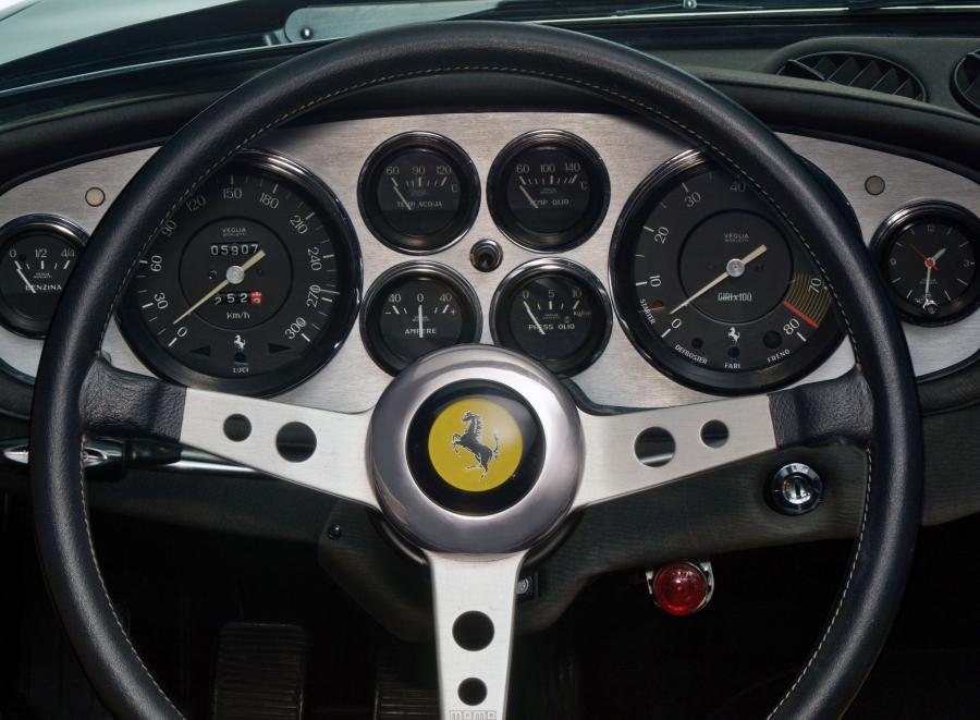  Ferrari 365 GTS/4 Daytona Spyder 1970 года  (фото 11 из 18)